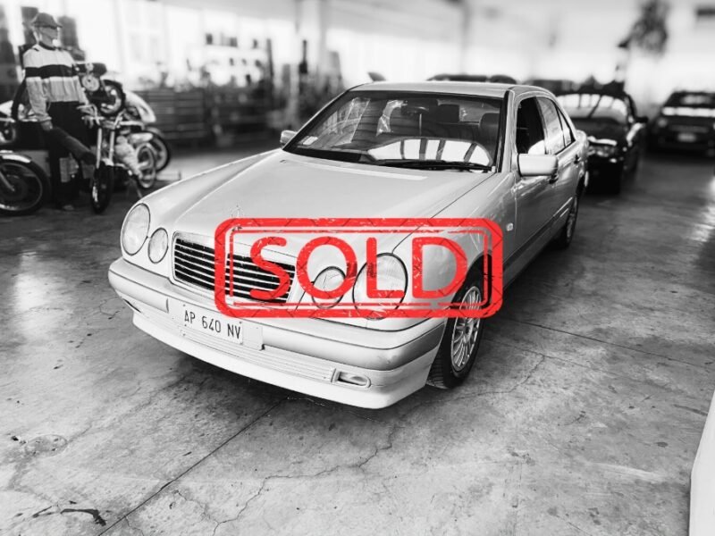 *SOLD* 1996 MERCEDES E200 CLASSIC