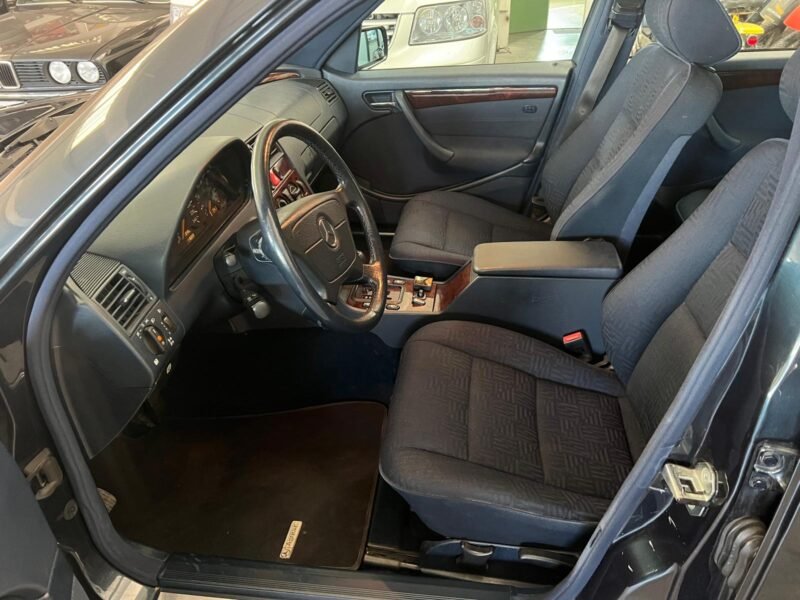 2000 MERCEDES C180