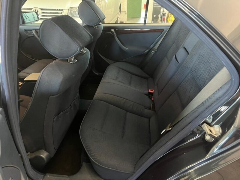 2000 MERCEDES C180