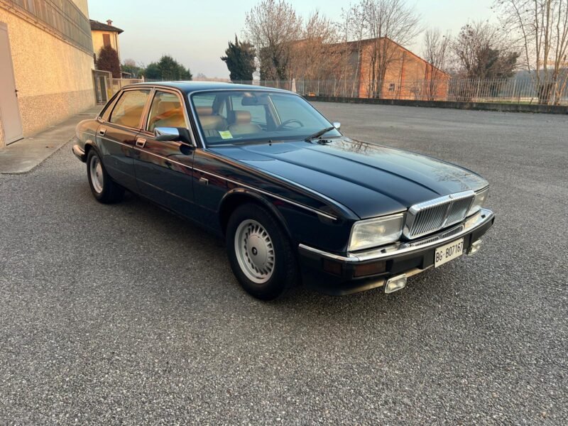 1990 DAIMLER XJ40