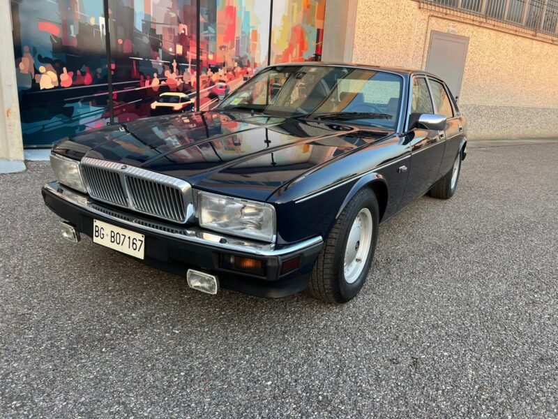 1990 DAIMLER XJ40