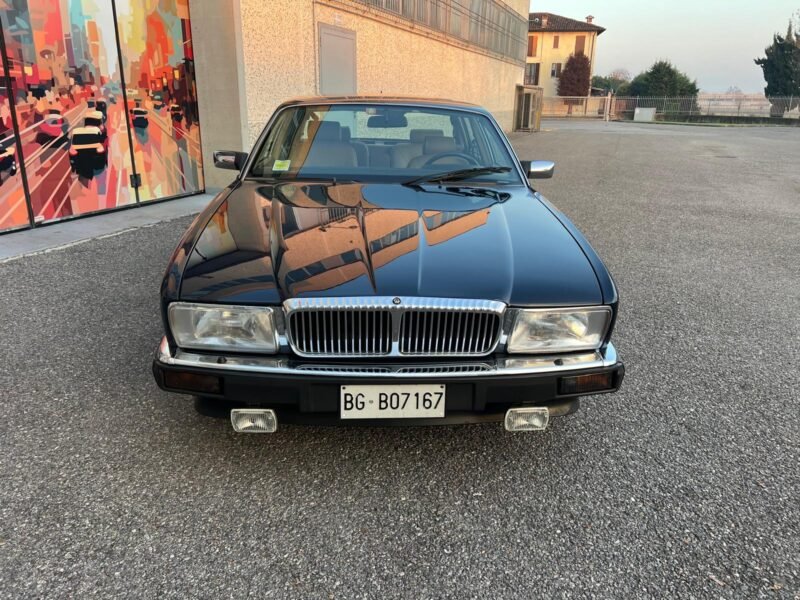 1990 DAIMLER XJ40
