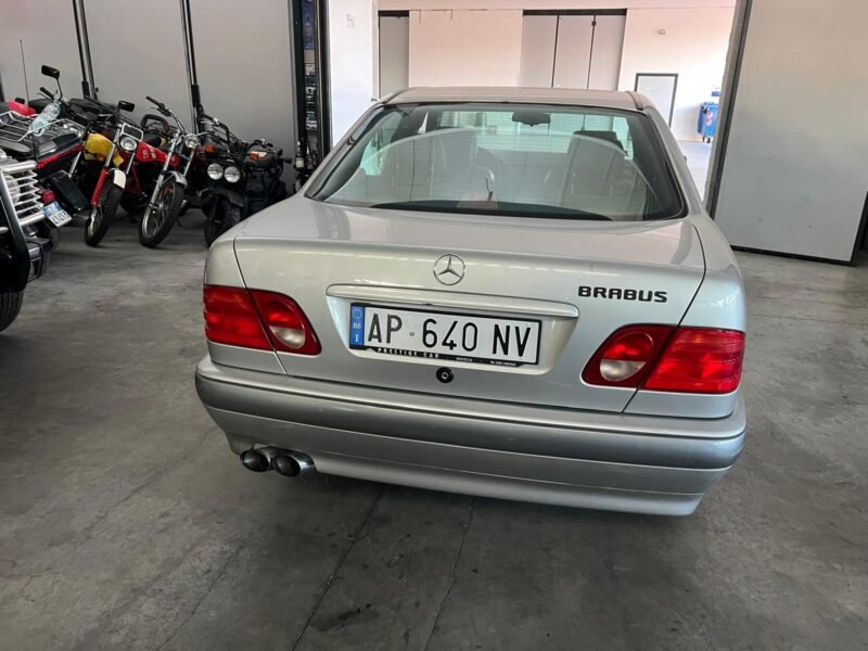1996 MERCEDES E200 CLASSIC