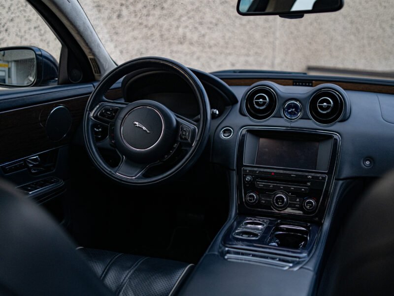 2011 JAGUAR XJ